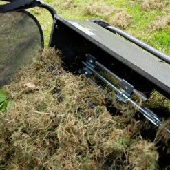 The Handy Push Lawn Sweeper -Flower Harvest Shop 180057 5