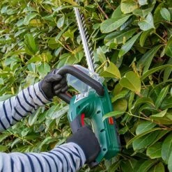 Webb 20v 2Ah Cordless Hedge Trimmer 10 Webb 20v 2Ah Cordless Hedge Trimmer -Flower Harvest Shop 180267 3